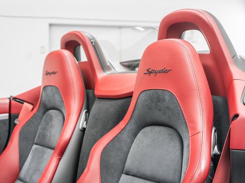 Used 2021 Porsche 718 Boxster Spyder RWD image 26