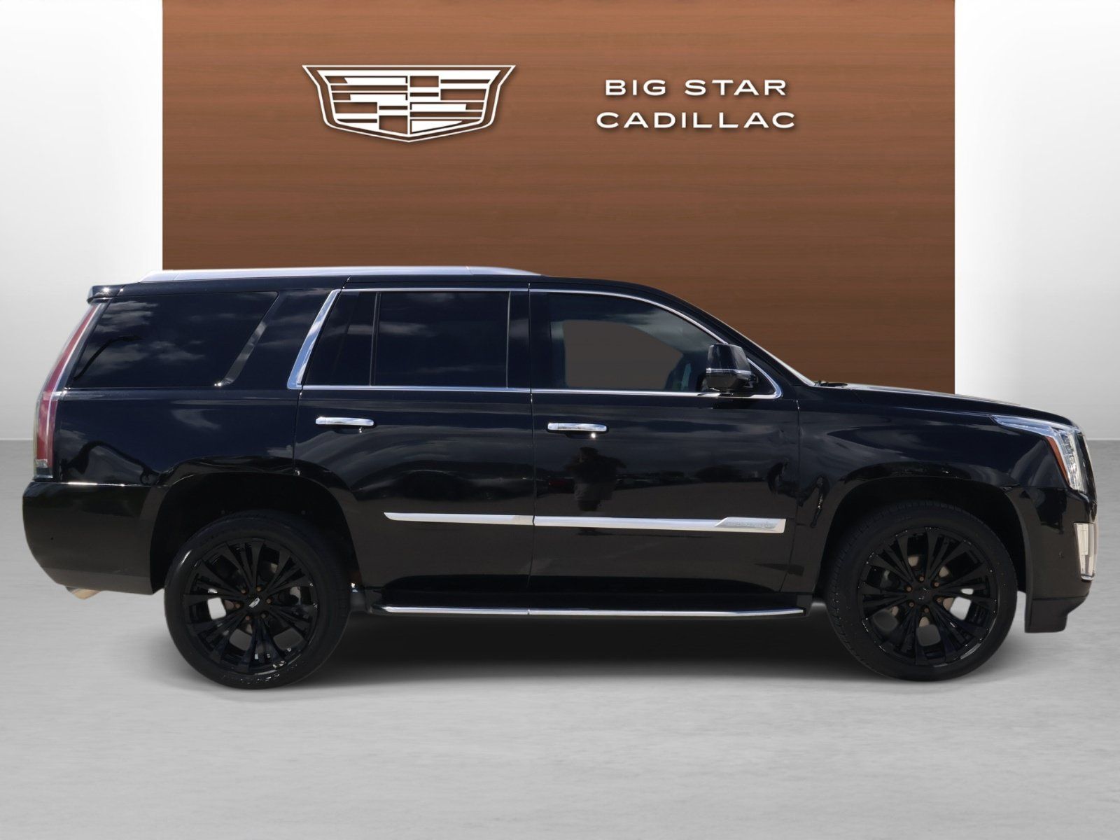 Used 2017 Cadillac Escalade Luxury RWD image 6