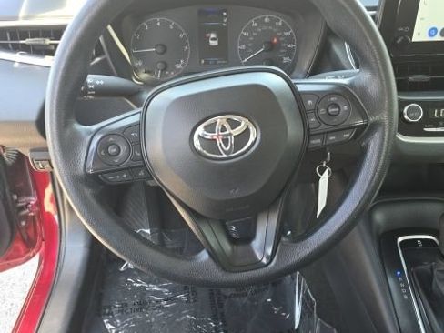 Used 2025 Toyota Corolla LE FWD image 12