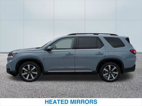 Used 2023 Honda Pilot Touring image 10
