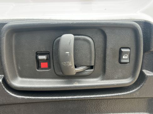 Used 2021 Chevrolet Express 2500 w/ Driver Convenience Package RWD image 27
