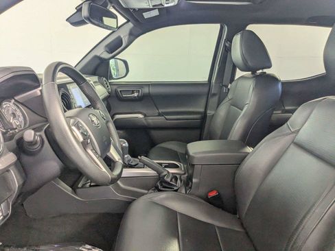 Certified 2022 Toyota Tacoma Limited AWD/4WD image 43