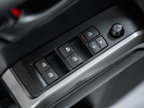 Used 2020 Toyota Tacoma SR5 image 37