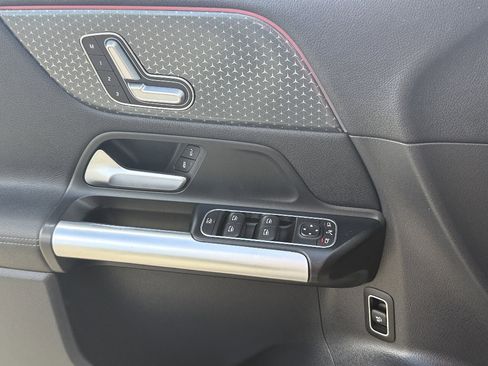 Used 2025 Mercedes-Benz GLA 250 image 19