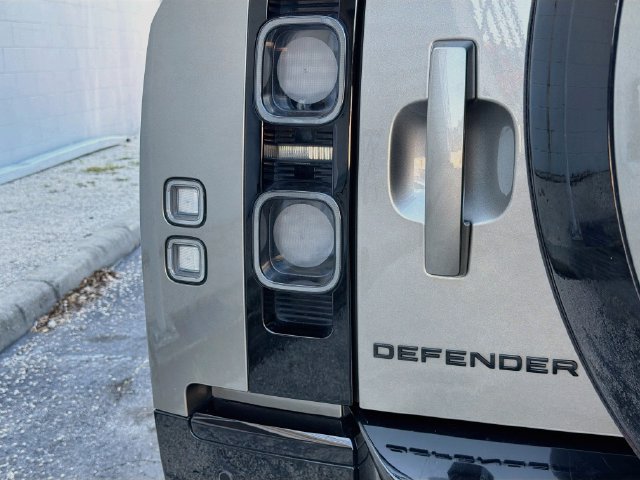 Used 2023 Land Rover Defender 130 X AWD/4WD image 10