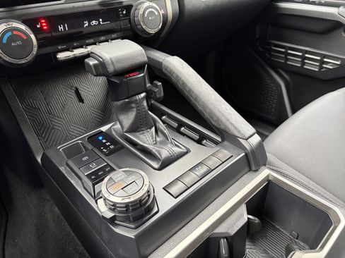 Used 2025 Toyota Tacoma SR image 39