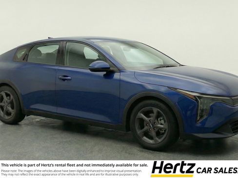 Used 2025 Kia K4 LXS image 1