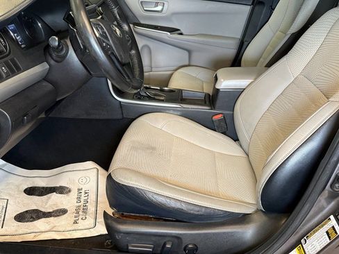 Used 2016 Toyota Camry SE image 19
