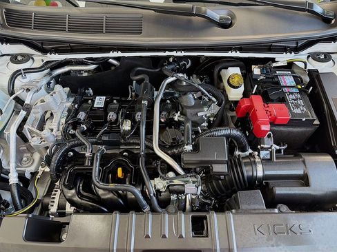 New 2026 Nissan Kicks SR image 32