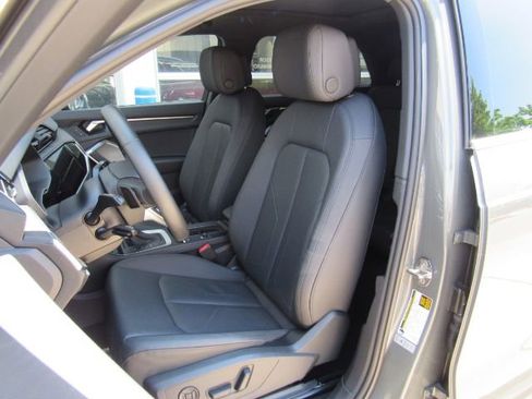 Used 2024 Audi Q3 2.0T Premium w/ Convenience Package image 6