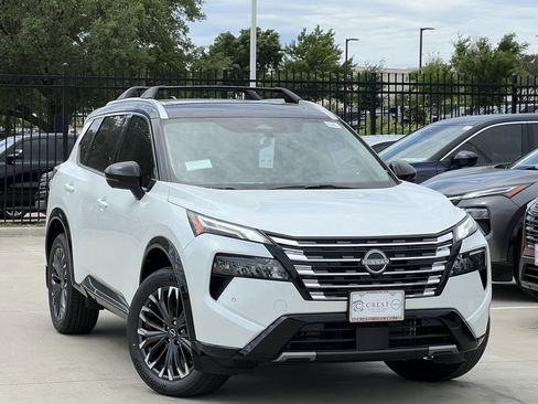 New 2026 Nissan Rogue Platinum AWD/4WD image 2
