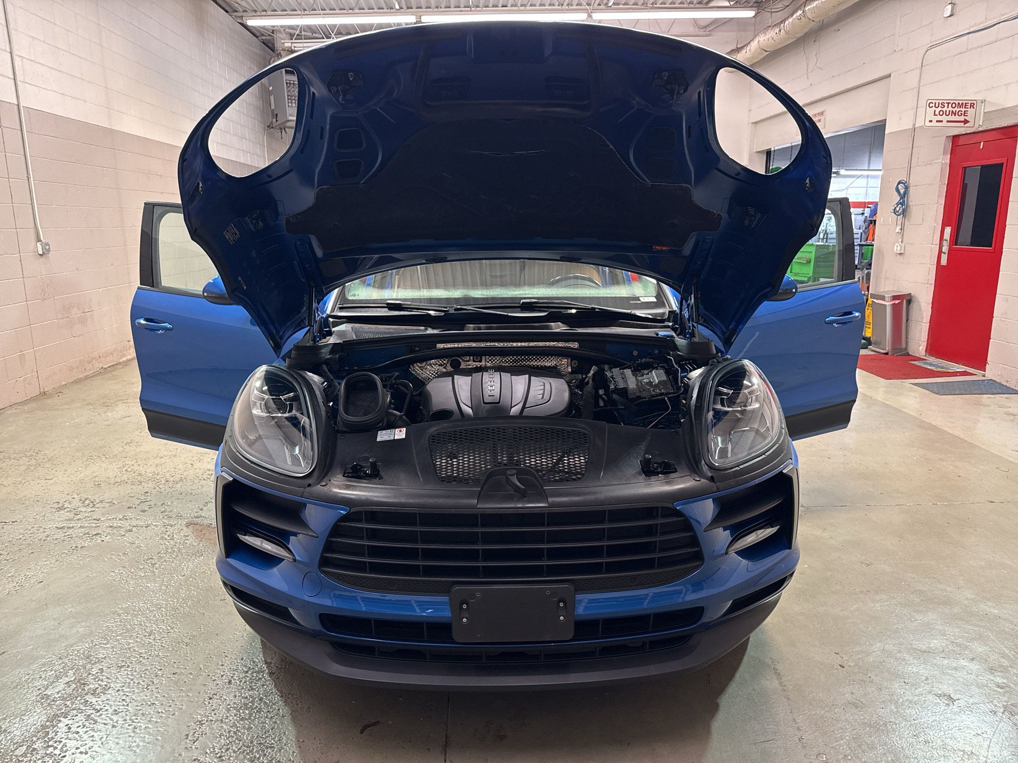 Used 2020 Porsche Macan AWD/4WD image 10