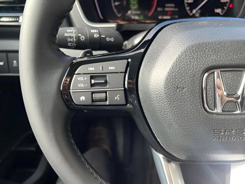 Used 2025 Honda Pilot EX-L image 17
