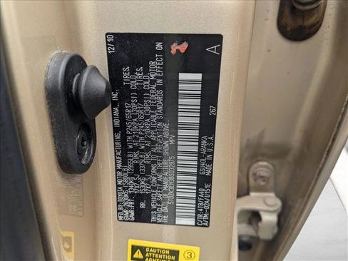 Used 2011 Toyota Highlander Base image 14