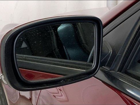 Used 2023 Chrysler 300 C image 10