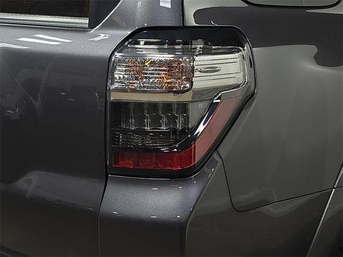 Used 2022 Toyota 4Runner TRD Off-Road Premium image 30