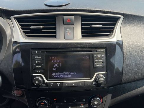 Used 2017 Nissan Sentra SV FWD image 22