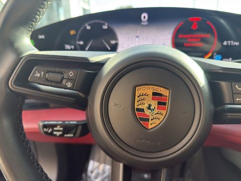 Used 2022 Porsche Taycan image 19
