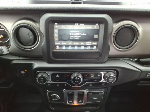 Used 2021 Jeep Wrangler Sport AWD/4WD image 5