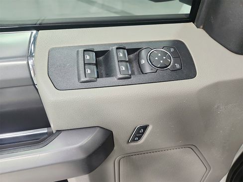 Used 2019 Ford F150 XLT w/ Equipment Group 302A Luxury image 31