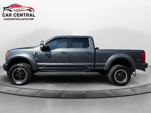 Used 2018 Ford F250 Lariat w/ Lariat Ultimate Package image 2