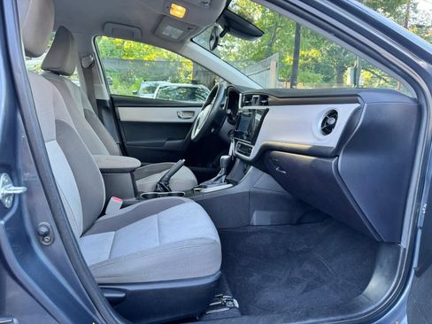Used 2018 Toyota Corolla LE FWD image 7
