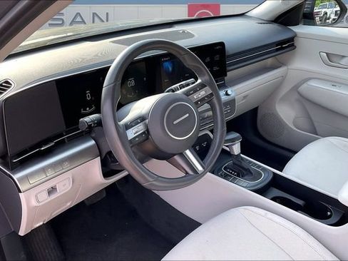 Used 2025 Hyundai Kona SEL AWD/4WD image 16