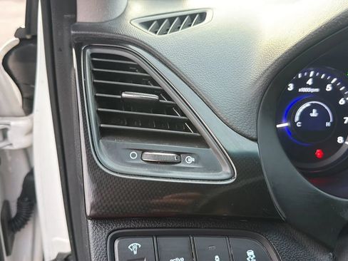Used 2017 Hyundai Azera FWD image 22