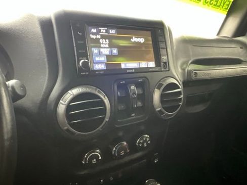 Used 2017 Jeep Wrangler Unlimited Sport AWD/4WD image 5