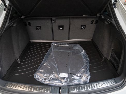 Used 2025 Porsche Macan image 27