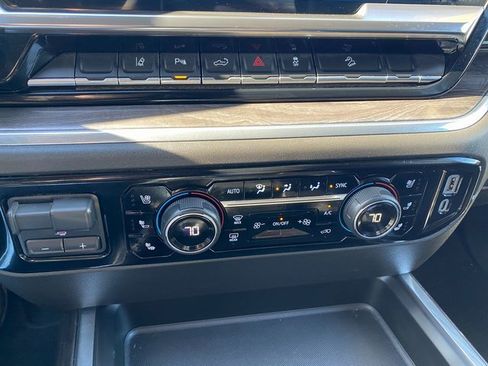 Used 2024 Chevrolet Silverado 2500 LTZ w/ LTZ Convenience Package image 18