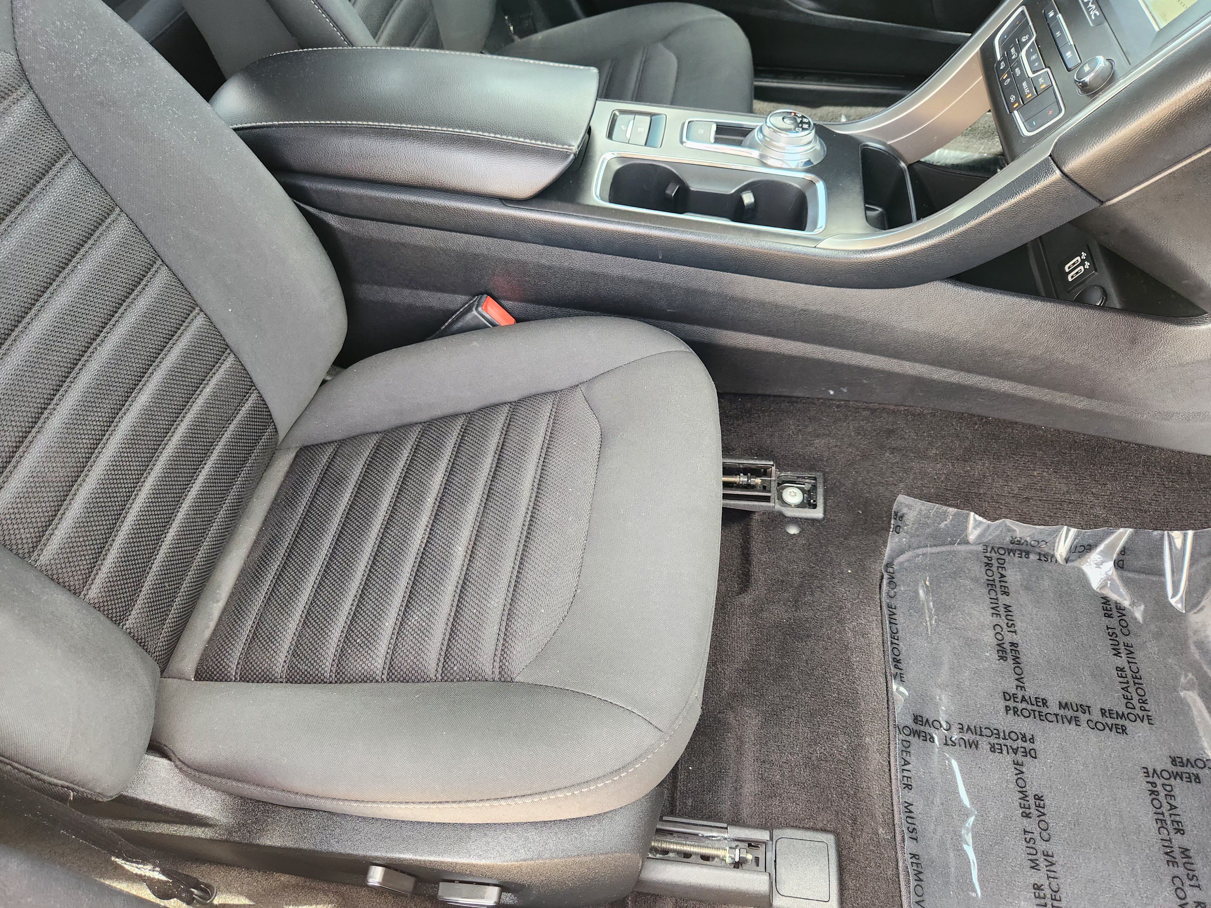 Used 2019 Ford Fusion SE FWD image 15