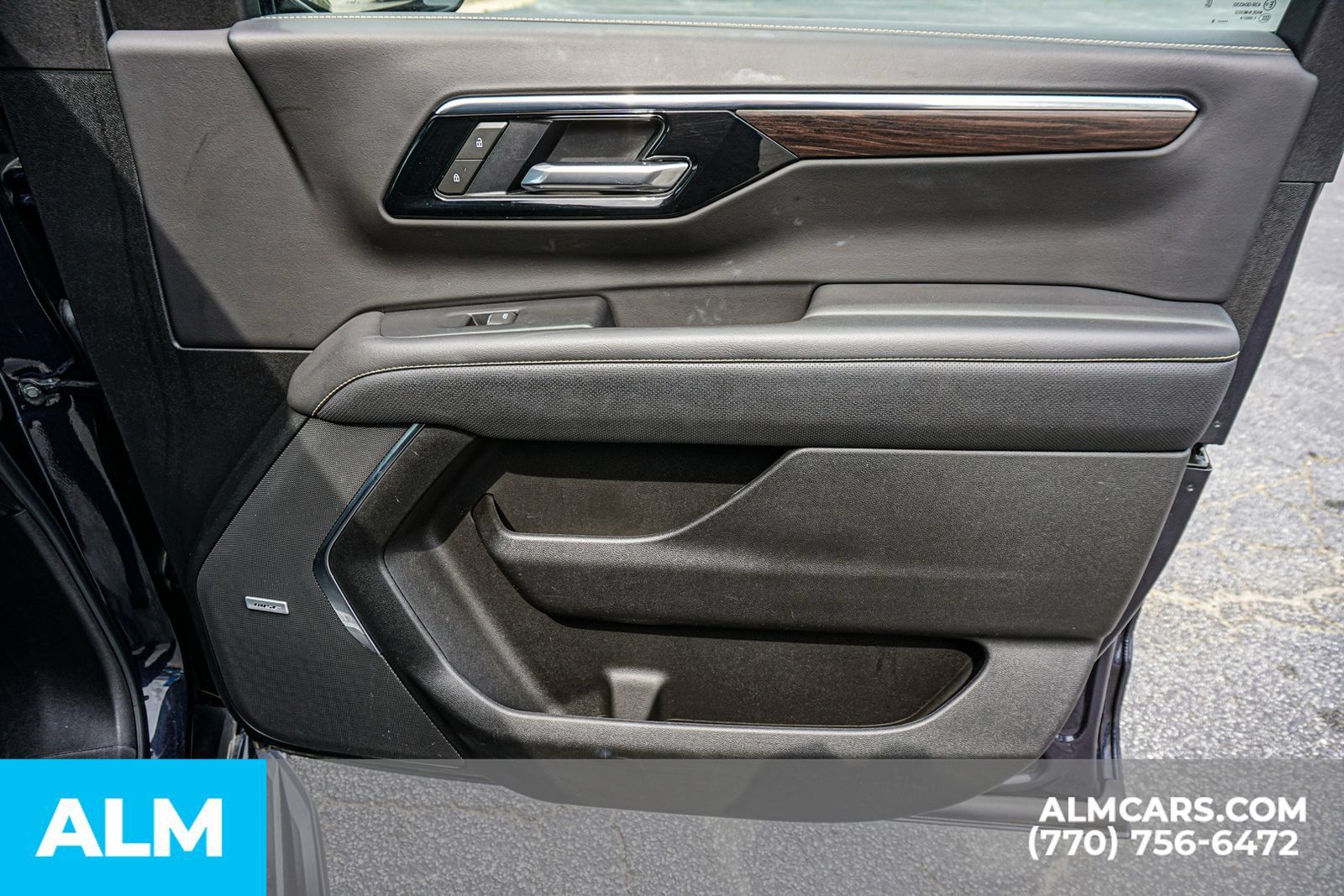Used 2025 Chevrolet Suburban Premier AWD/4WD image 46