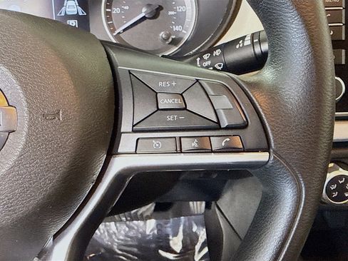 Used 2021 Nissan Versa SV image 15