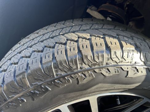 Used 2022 GMC Sierra 1500 AT4 w/ AT4 Premium Package image 6