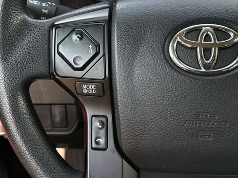 Used 2022 Toyota Tacoma SR RWD image 14