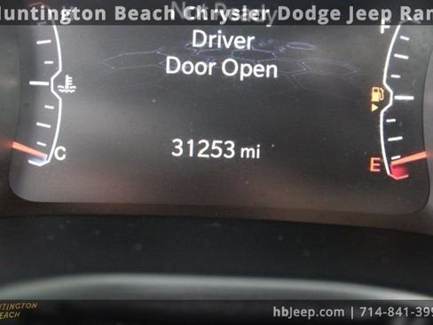 Used 2023 Jeep Compass Latitude image 19