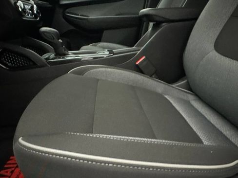 Used 2022 Chevrolet TrailBlazer LT w/ Convenience Package FWD image 21