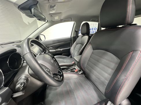 Used 2024 Mitsubishi Outlander Sport SE image 11