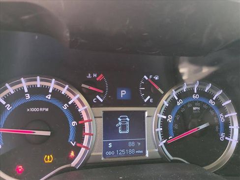 Used 2018 Toyota 4Runner SR5 RWD image 12