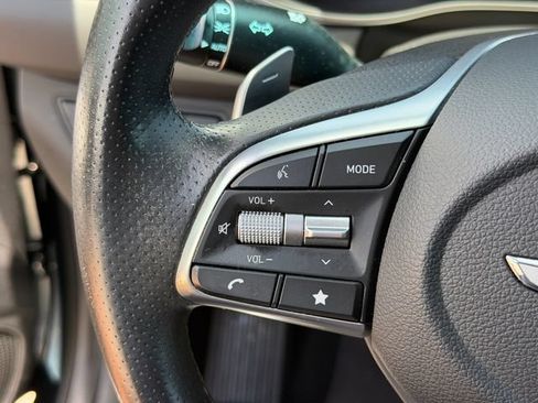 Used 2022 Genesis G70 3.3T RWD image 28