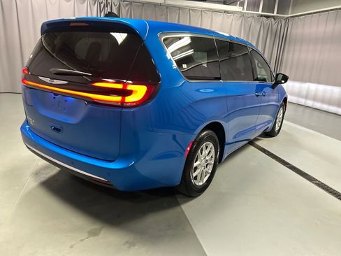 New 2026 Chrysler Pacifica Select image 7