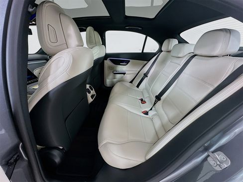 Used 2025 Mercedes-Benz C 300 Sedan image 25