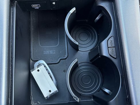 Used 2024 Hyundai Palisade Calligraphy image 13