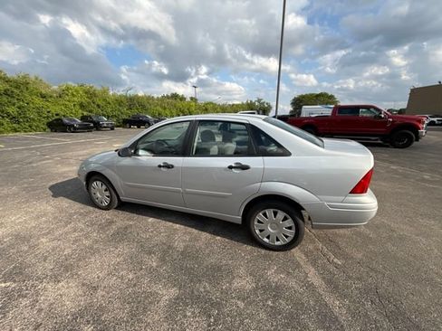 Used 2004 Ford Focus SE FWD image 14