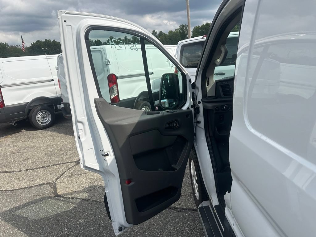 Used 2025 Ford Transit 250 Low Roof w/ Exterior Upgrade Package RWD image 14