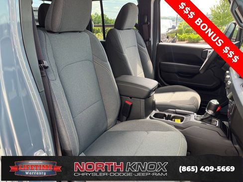 New 2025 Jeep Gladiator Sport image 28