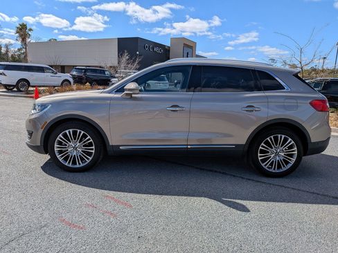 Used 2018 Lincoln MKX Reserve w/ Driver Assistance Package image 7