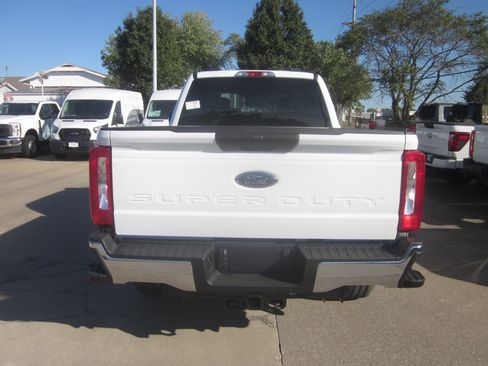 New 2026 Ford F250 XLT w/ FX4 Off-Road Package AWD/4WD image 5