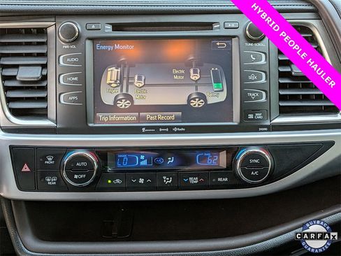 Used 2019 Toyota Highlander XLE image 15